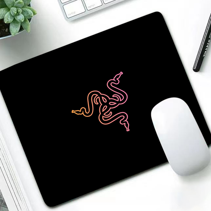 Desk Setup Ergonomic - Razer Lüks Mouse Pad Anime Oyuncu
